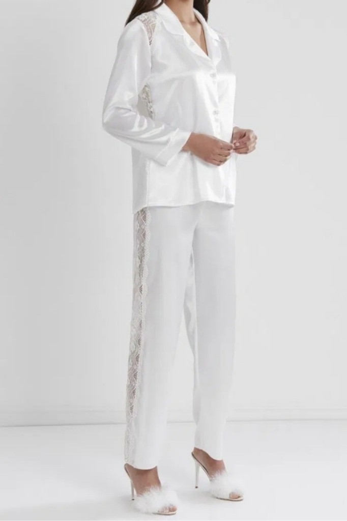 Kadın Ekru Saten Dantel Detaylı Uzun Kollu Pijama Takımı